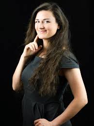 Tamara Niekludow 照片。她是钢琴家、教师、考官、评委、指挥和作曲家,尤其常为儿童写作音乐。